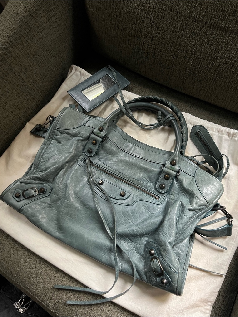 Balenciaga Classic Leather City Bag - Picture 14 of 16